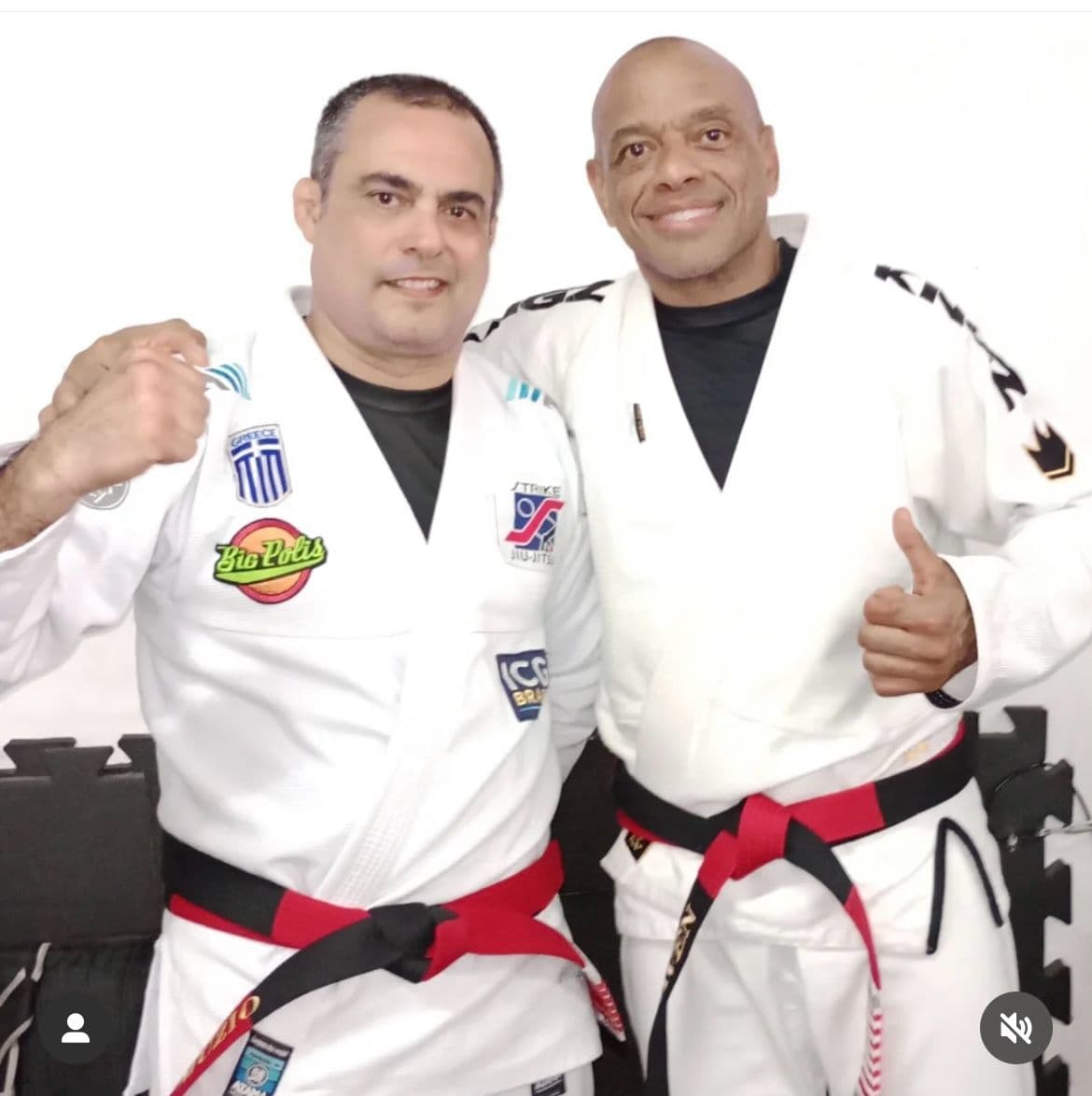 Promoção à faixa coral com o mestre Roberto Traven